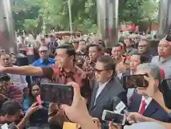 Momen Hasto Tiba di Gedung KPK, Akan Diperiksa Sebagai Tersangka